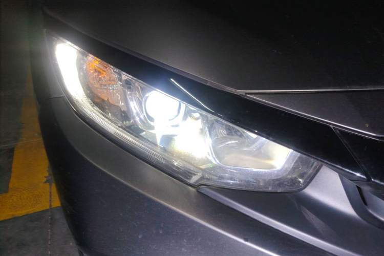 Used Honda Civic 2019 220TURBO CVT Dynamic Edition China VI Right Front Headlight