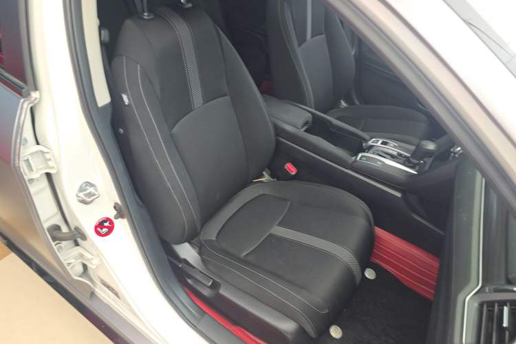 Used Honda Civic 2019 220TURBO CVT Dynamic Edition China VI Emission Standard Right Front Seat