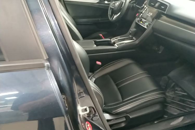 Used Honda Civic 2019 220TURBO CVT Dynamic Edition China VI Right Front Seat