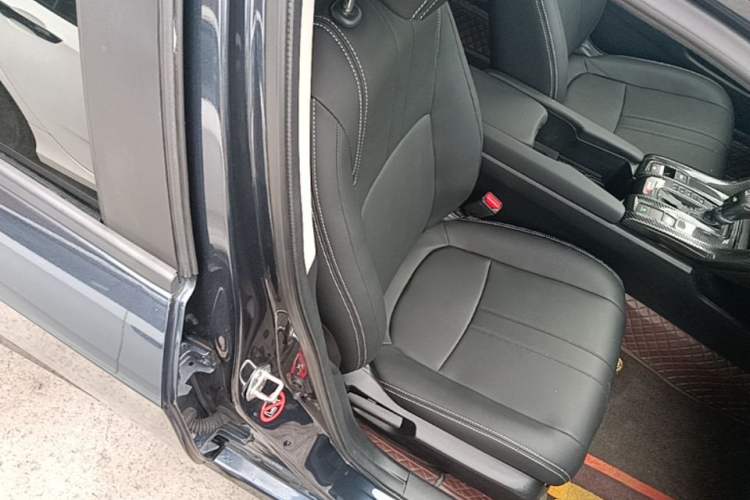 Used Honda Civic 2019 220TURBO CVT Dynamic Edition China VI Right Front Seat