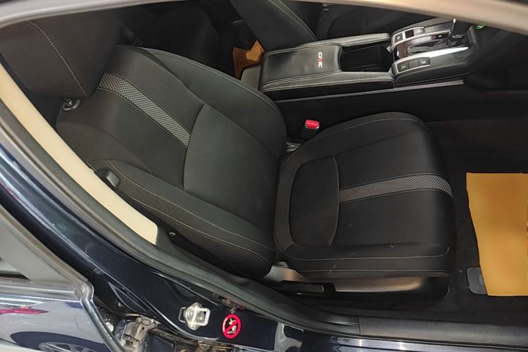 Used Honda Civic 2019 220TURBO CVT Dynamic Edition China VI Right Front Seat
