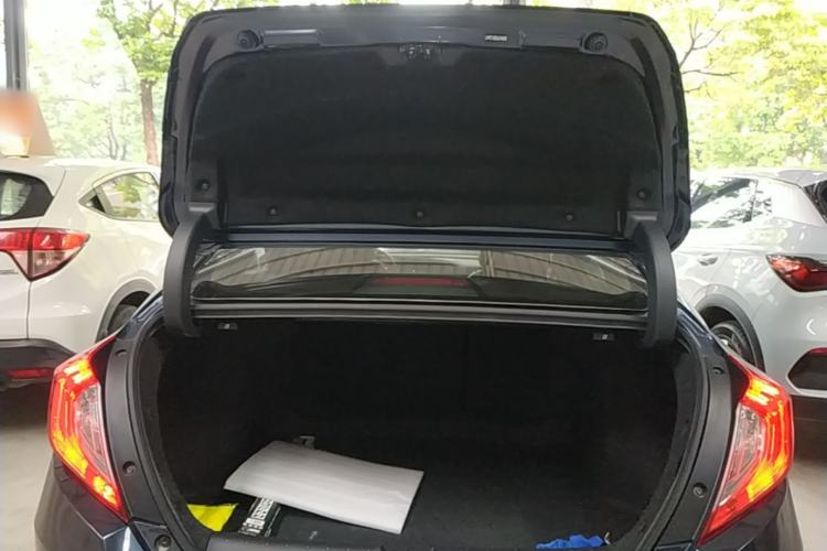 Used Honda Civic 2019 220TURBO CVT Dynamic Edition China VI Trunk