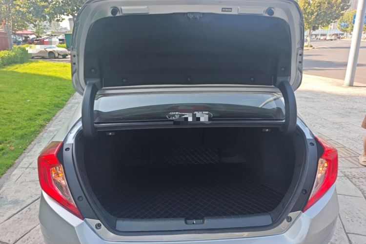Used Honda Civic 2019 220TURBO CVT Dynamic Edition China VI Trunk