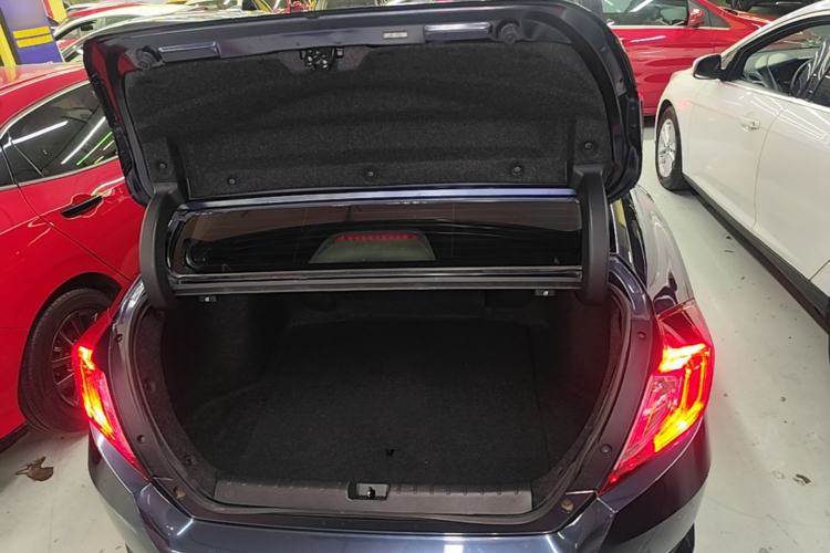 Used Honda Civic 2019 220TURBO CVT Dynamic Edition China VI Trunk
