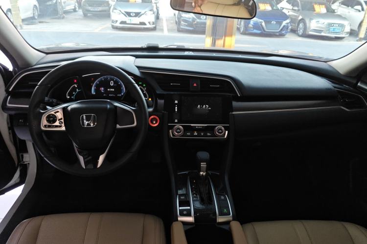 Used Honda Civic 2019 220TURBO CVT Dynamic Edition China VI Center Console