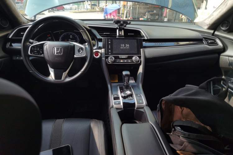 Used Honda Civic 2019 220TURBO CVT Power Edition China VI Emission Standard Center Console