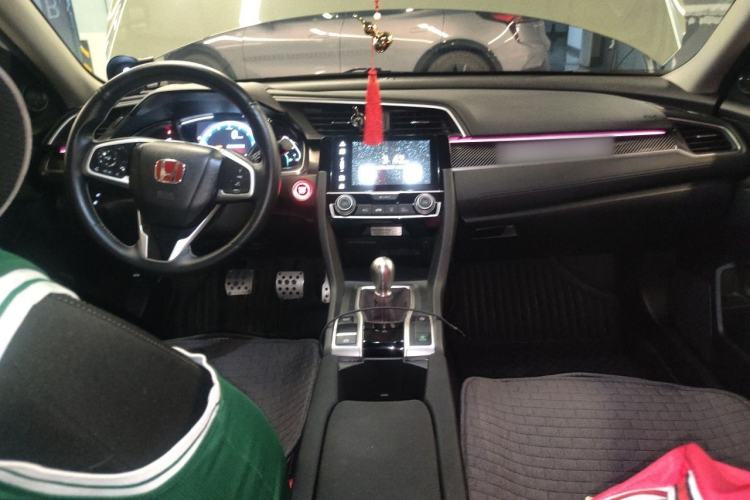 Used Honda Civic 2019 220TURBO Manual Jinkong Edition China VI Center Console