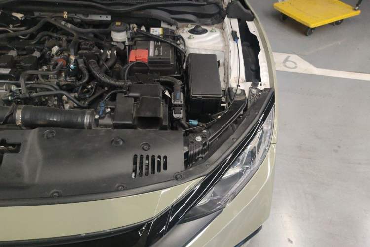 Used Honda Civic 2019 220TURBO Manual Jinkong Edition China VI Engine Bay Left