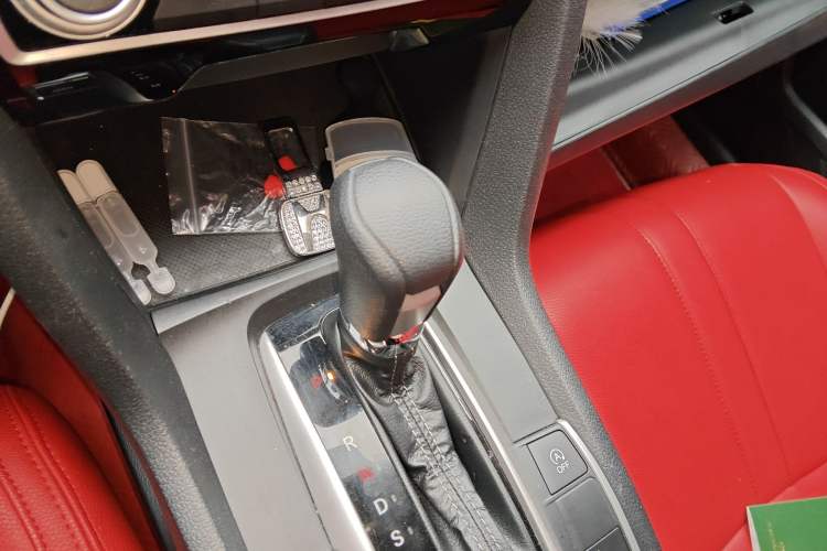 Used Honda Civic 2019 220TURBO CVT Dynamic Edition China VI Gear Lever