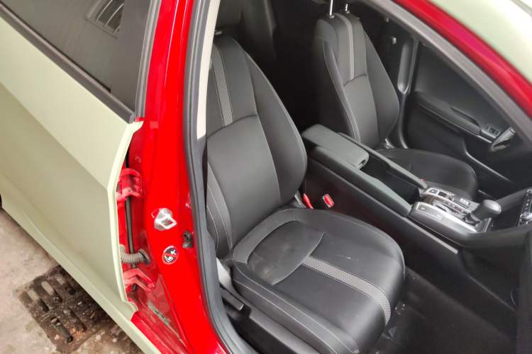 Used Honda Civic 2019 220TURBO CVT Dynamic Edition China VI Right Front Seat