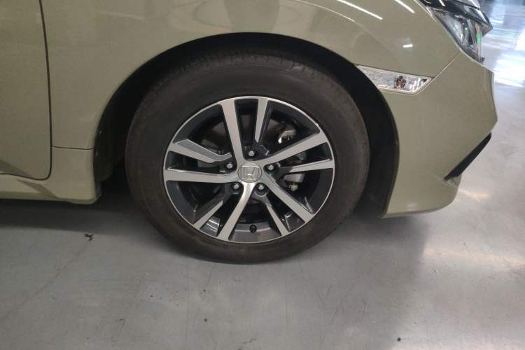 Used Honda Civic 2019 220TURBO Manual Jinkong Edition China VI Right Front Wheel Hub