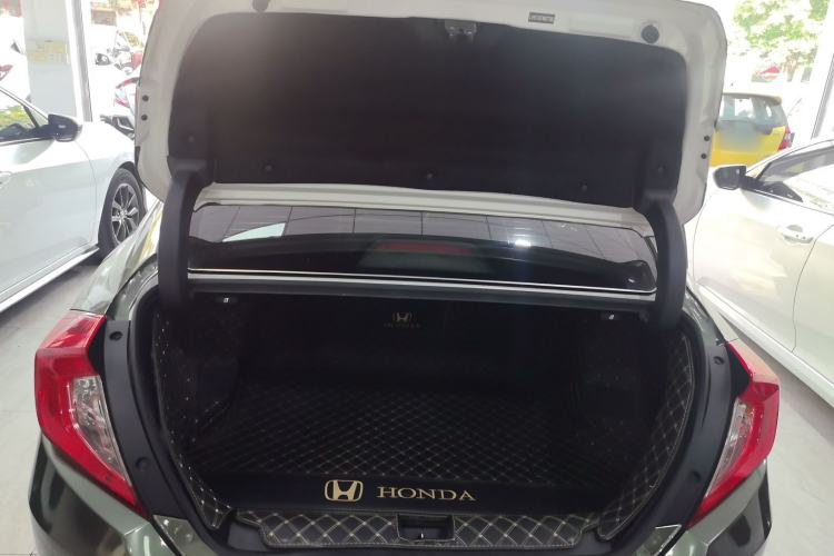 Used Honda Civic 2019 220TURBO CVT Dynamic Edition China VI Trunk