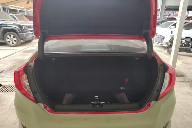 Used Honda Civic 2019 220TURBO CVT Dynamic Edition China VI Trunk