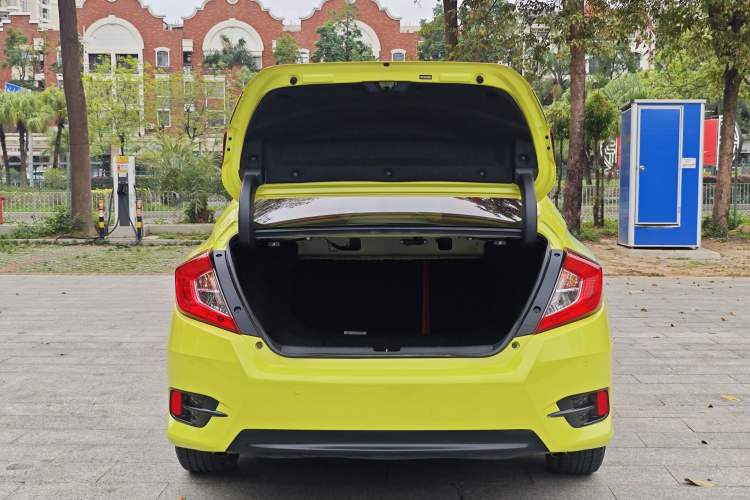 Used Honda Civic 2019 220TURBO CVT Dynamic Edition China VI Trunk