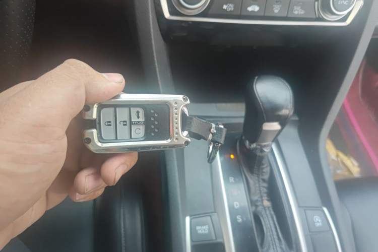 Used Honda Civic 2019 220TURBO CVT Power Edition China VI Emission Standard Vehicle Key