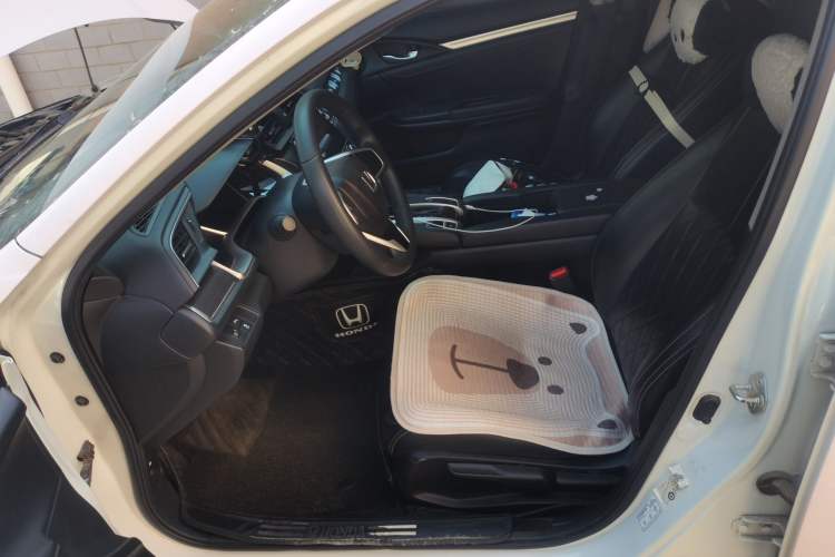 Used Honda Civic 2019 220TURBO CVT Dynamic Edition China VI Left Front Seat