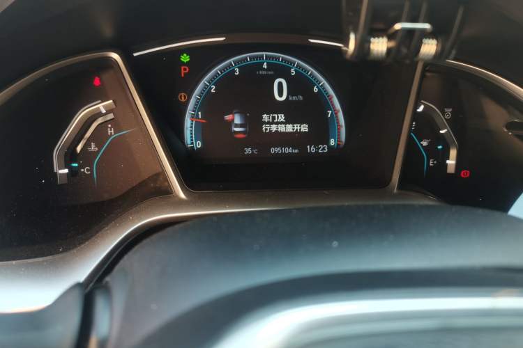 Used Honda Civic 2019 220TURBO CVT Dynamic Edition China VI Odometer Close Up