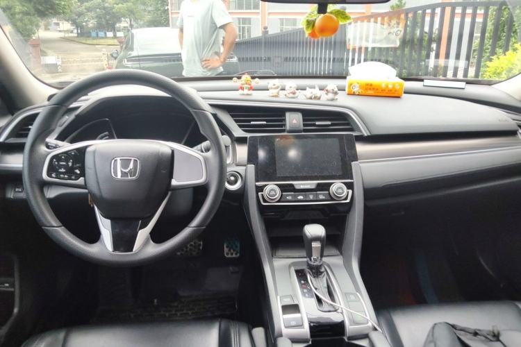 Used Honda Civic 2019 220TURBO CVT Dynamic Edition China VI Emission Standard Center Console