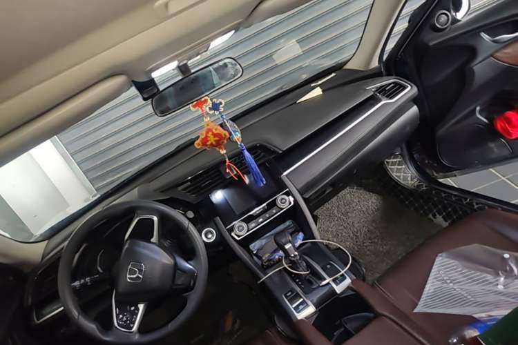 Used Honda Civic 2019 180TURBO CVT Shangdong Edition China VI Center Console