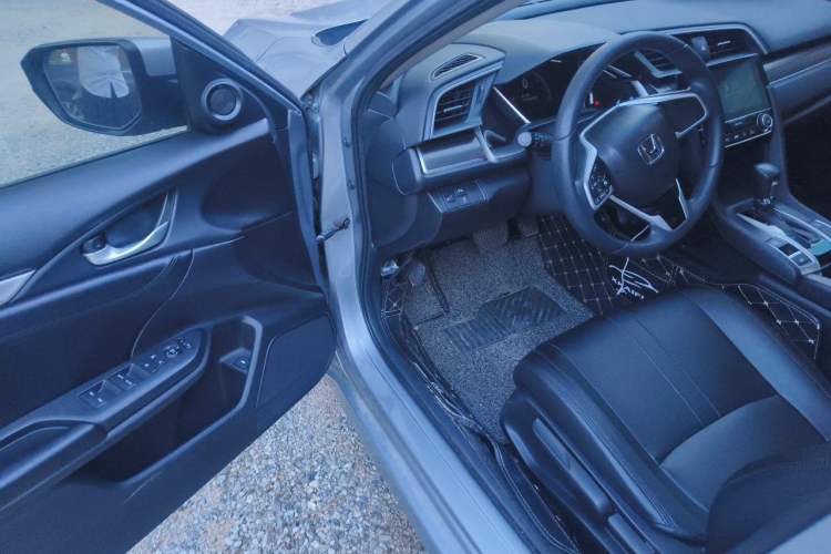 Used Honda Civic 2019 220TURBO CVT Dynamic Edition China VI Driver Seat