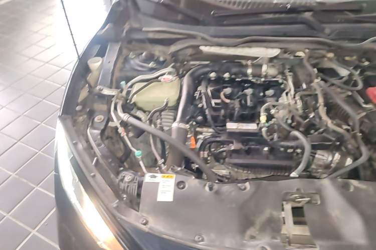 Used Honda Civic 2019 180TURBO CVT Shangdong Edition China VI Engine Bay Right