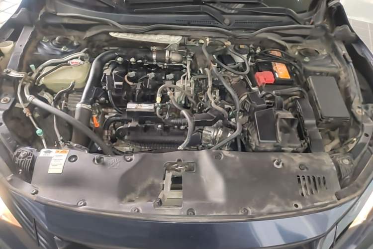 Used Honda Civic 2019 180TURBO CVT Shangdong Edition China VI Engine Bay