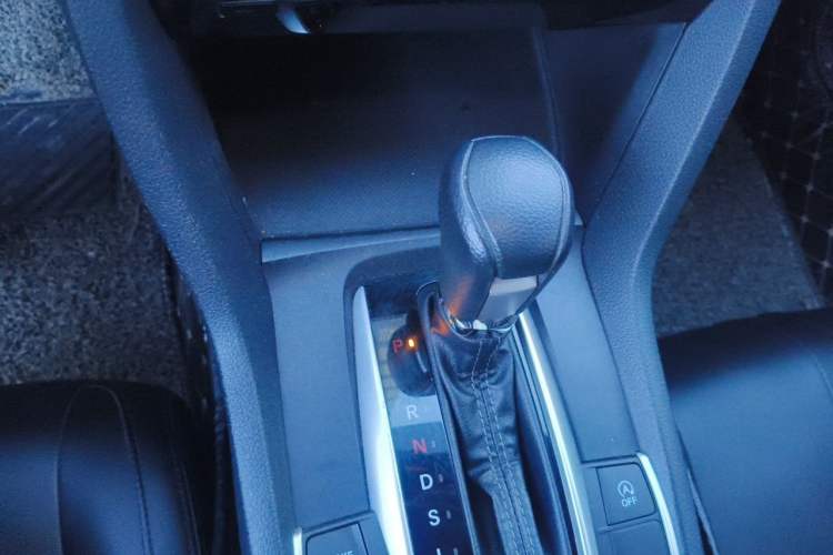 Used Honda Civic 2019 220TURBO CVT Dynamic Edition China VI Gear Lever