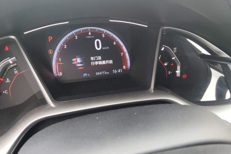 Used Honda Civic 2019 220TURBO CVT Dynamic Edition China VI Emission Standard Odometer Close Up