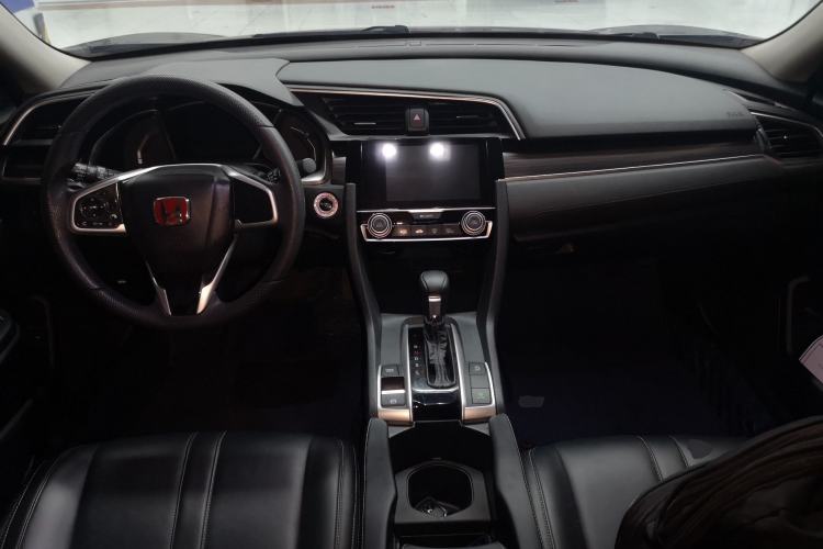 Used Honda Civic 2019 220TURBO CVT Dynamic Edition China VI Center Console