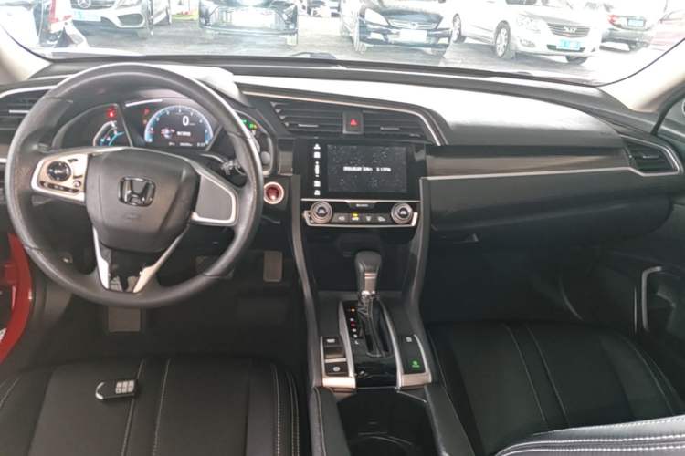 Used Honda Civic 2019 220TURBO CVT Dynamic Edition China VI Center Console