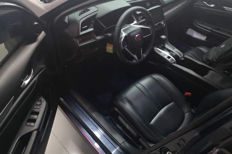 Used Honda Civic 2019 220TURBO CVT Dynamic Edition China VI Driver Seat