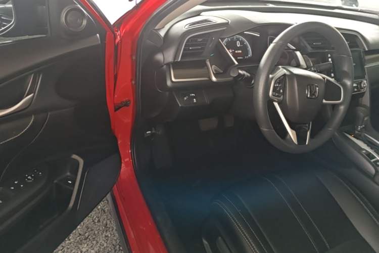 Used Honda Civic 2019 220TURBO CVT Dynamic Edition China VI Driver Seat