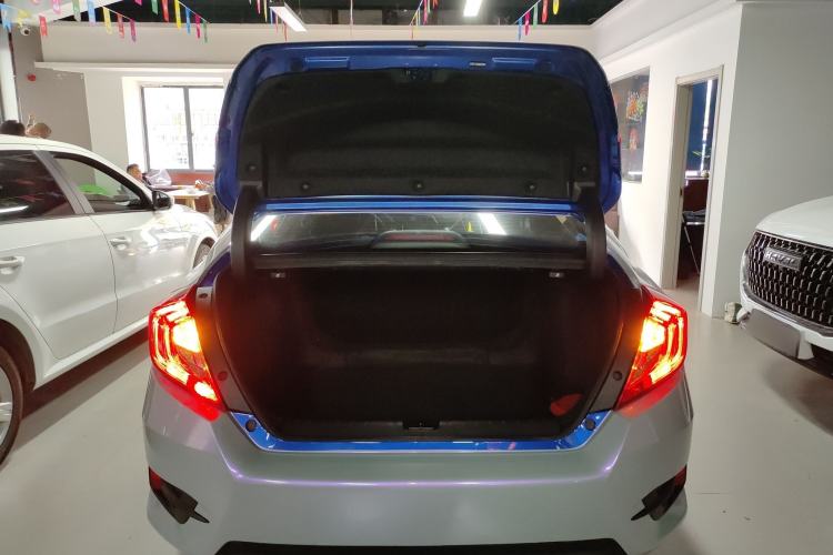 Used Honda Civic 2019 220TURBO CVT Dynamic Edition China VI Trunk