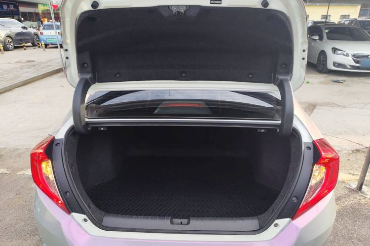 Used Honda Civic 2019 220TURBO CVT Dynamic Edition China VI Trunk