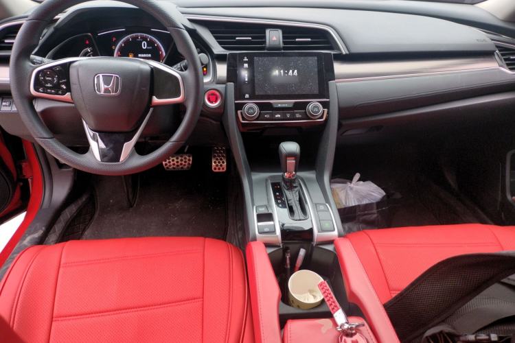Used Honda Civic 2019 220TURBO CVT Dynamic Edition China VI Emission Standard Center Console