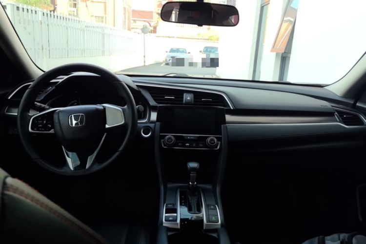 Used Honda Civic 2019 220TURBO CVT Dynamic Edition China VI Center Console