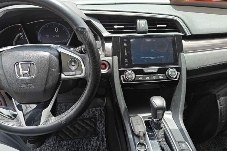 Used Honda Civic 2019 220TURBO CVT Dynamic Edition China VI Center Console