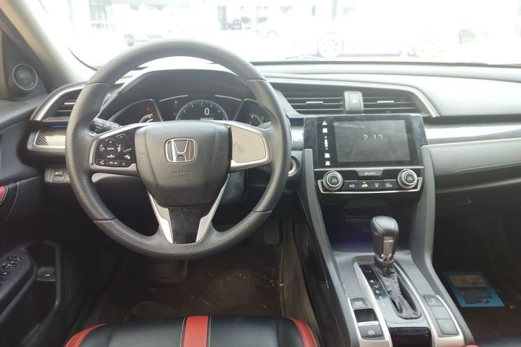 Used Honda Civic 2019 220TURBO CVT Dynamic Edition China VI Center Console