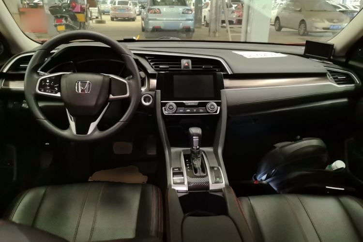 Used Honda Civic 2019 220TURBO CVT Dynamic Edition China VI Center Console