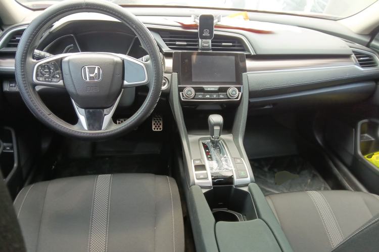 Used Honda Civic 2019 220TURBO CVT Dynamic Edition China VI Emission Standard Center Console