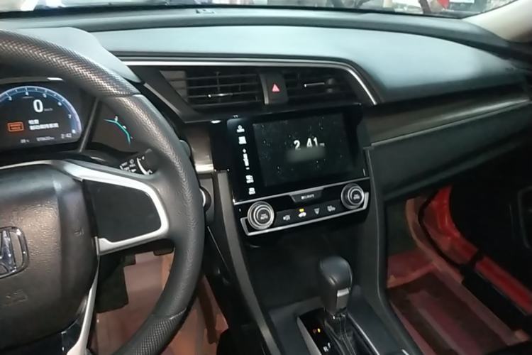 Used Honda Civic 2019 220TURBO CVT Dynamic Edition China VI Center Console