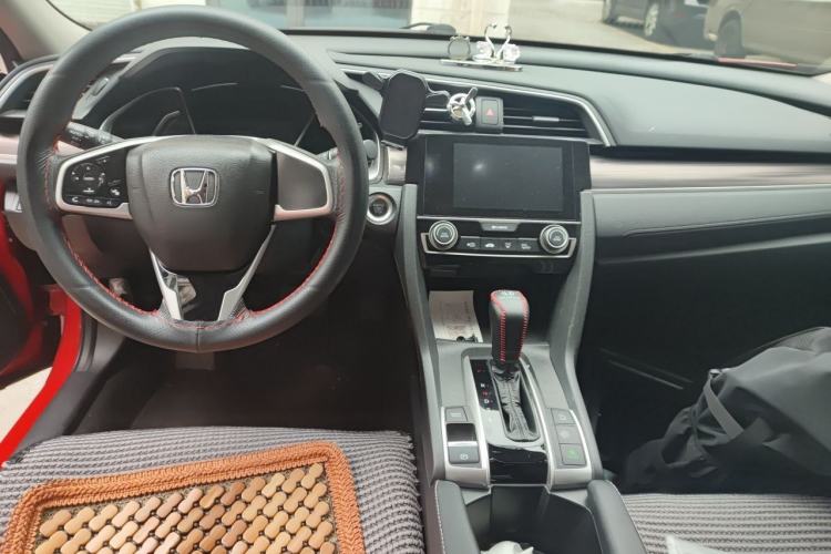 Used Honda Civic 2019 220TURBO CVT Dynamic Edition China VI Center Console