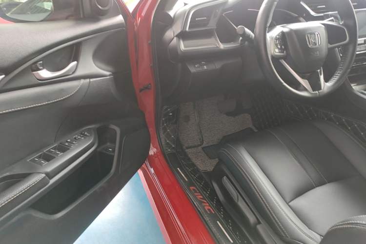 Used Honda Civic 2019 220TURBO CVT Dynamic Edition China VI Driver Seat