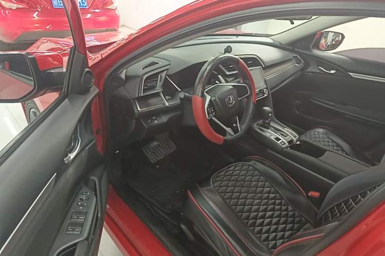 Used Honda Civic 2019 220TURBO CVT Dynamic Edition China VI Driver Seat