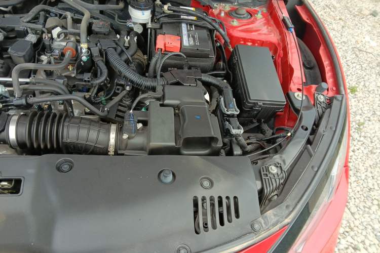 Used Honda Civic 2019 220TURBO CVT Dynamic Edition China VI Emission Standard Engine Bay Left