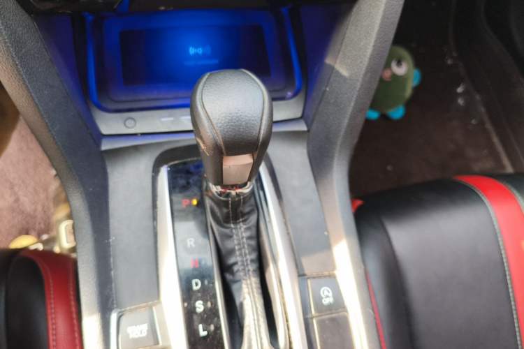 Used Honda Civic 2019 220TURBO CVT Dynamic Edition China VI Gear Lever