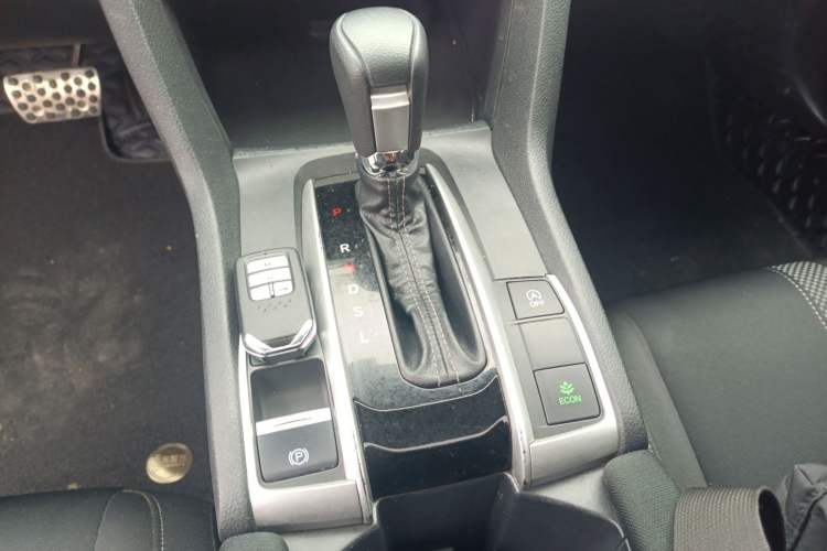 Used Honda Civic 2019 220TURBO CVT Dynamic Edition China VI Emission Standard Gear Lever