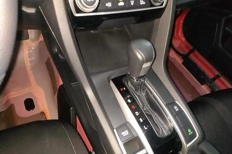 Used Honda Civic 2019 220TURBO CVT Dynamic Edition China VI Gear Lever