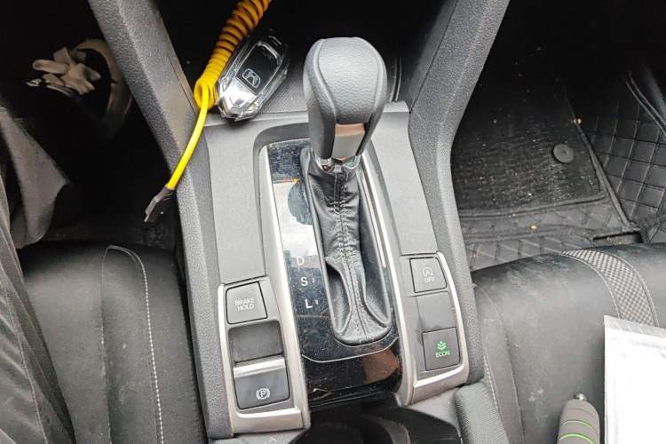Used Honda Civic 2019 220TURBO CVT Dynamic Edition China VI Emission Standard Gear Lever