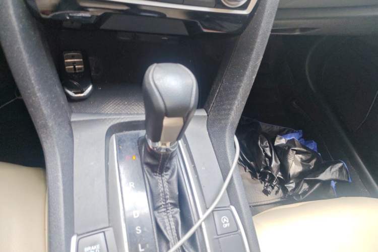 Used Honda Civic 2019 220TURBO CVT Dynamic Edition China VI Emission Standard Gear Lever